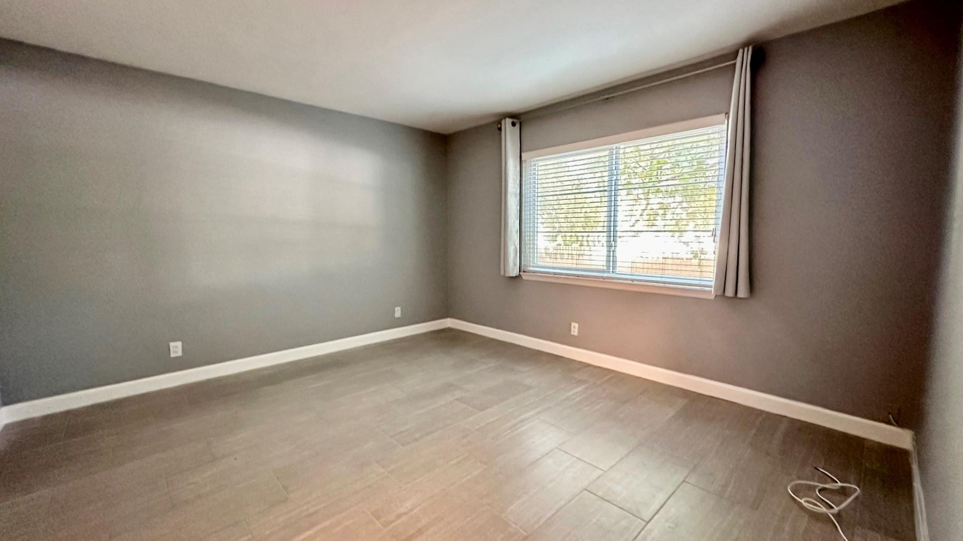 1950 N ANDREWS Avenue # 109D — Photo 4