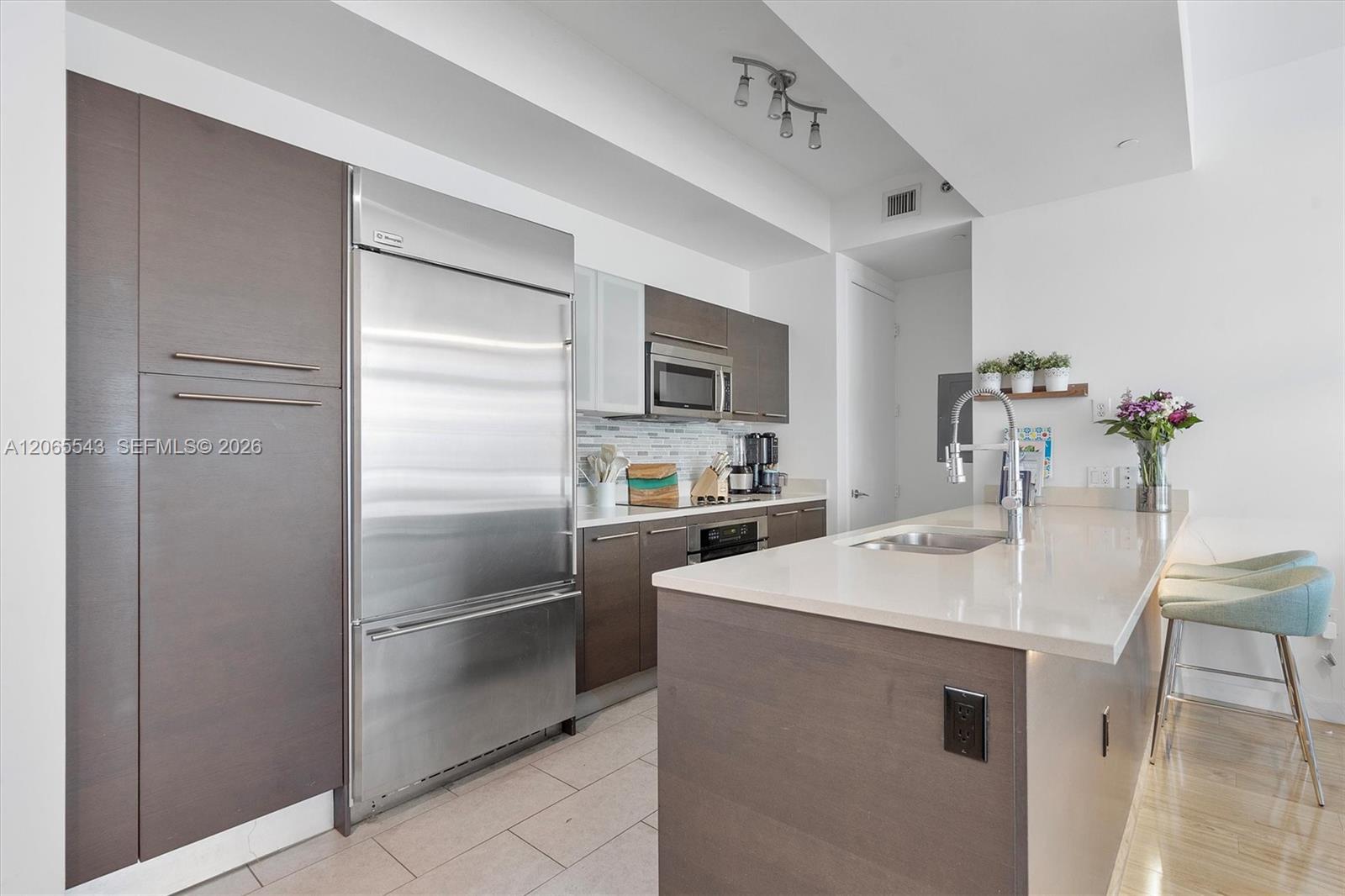 55 SE 6th St # 4305 — Photo 3