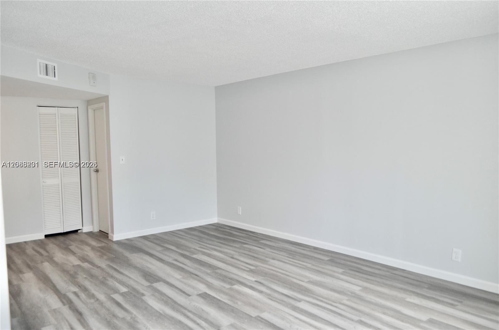 16570 NE 26th Ave # 4D — Photo 5