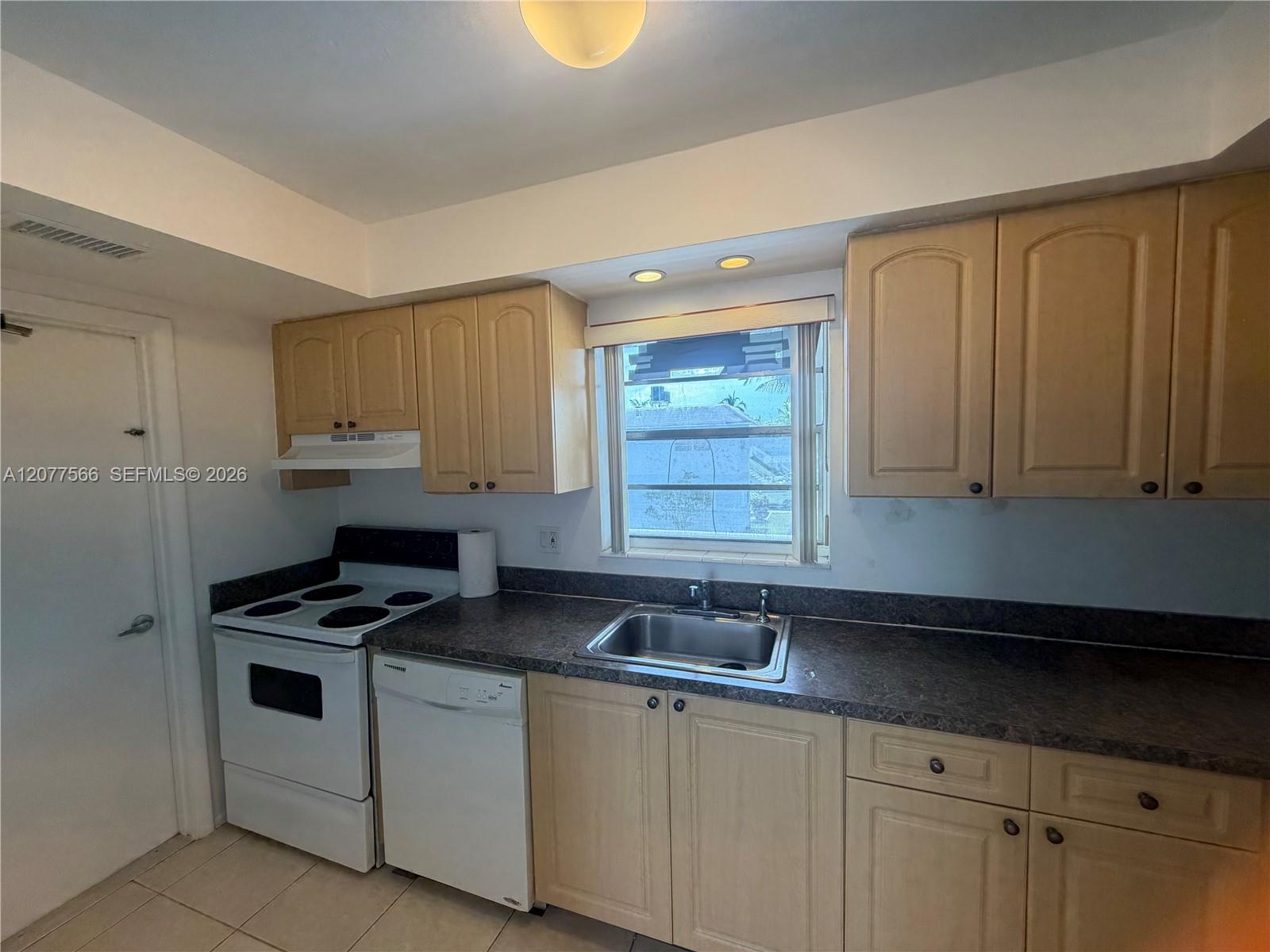 7590 SW 82nd St # F221 — Photo 5