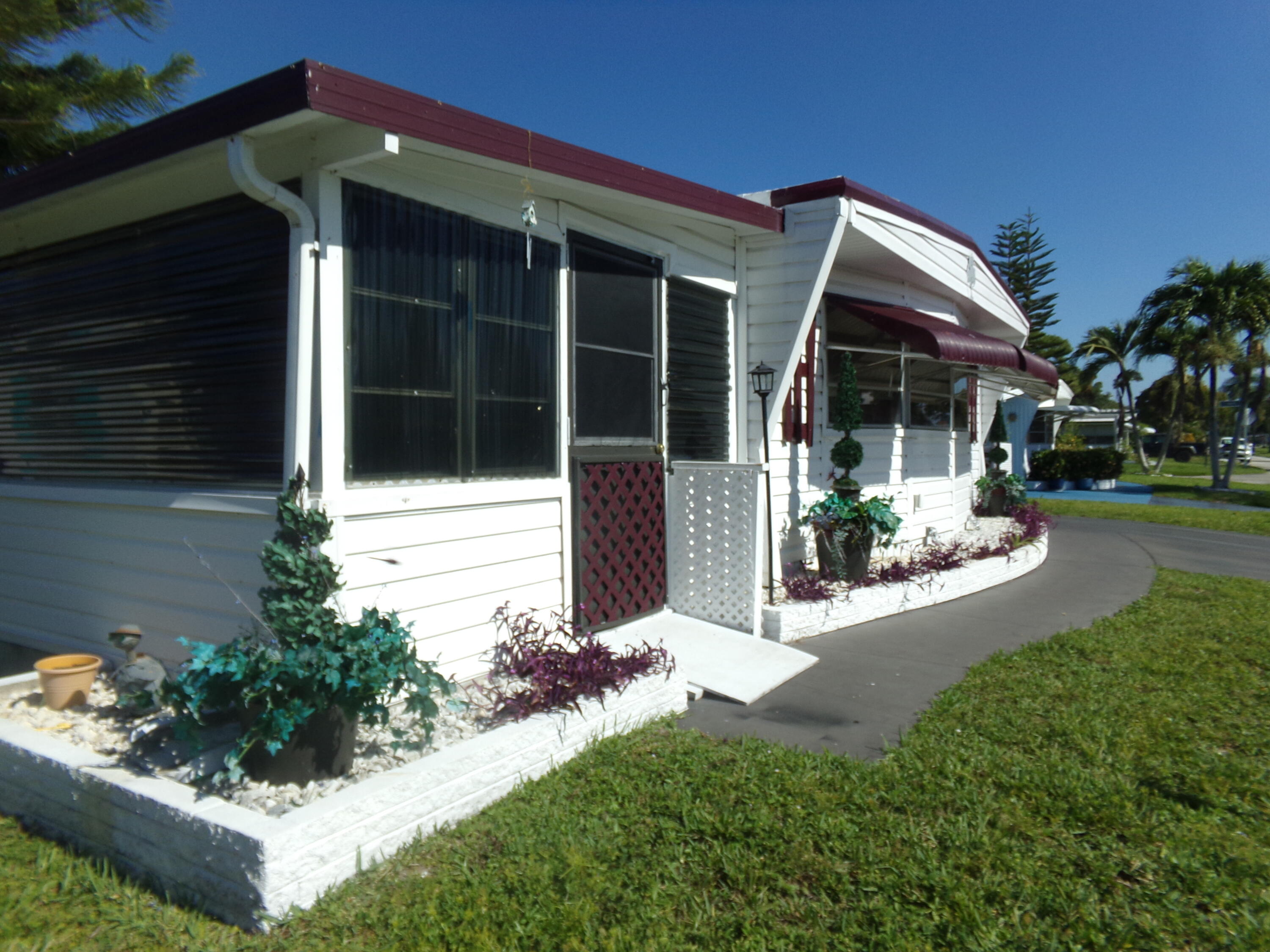 6385 Cypress Lane, Atlantis FL 33462