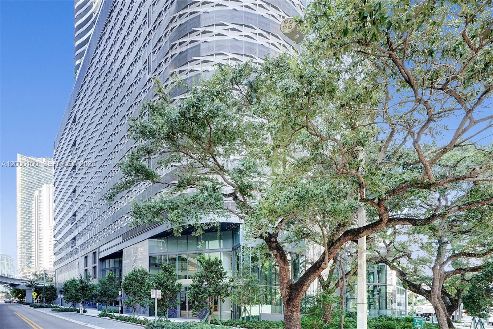 1000 Brickell Plaza # PH5106, Miami FL 33131