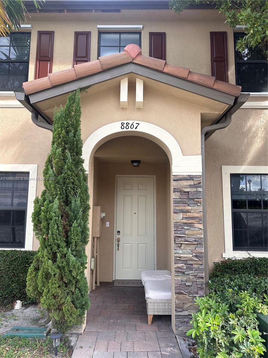 8867 W 35th Way, Hialeah FL 33018