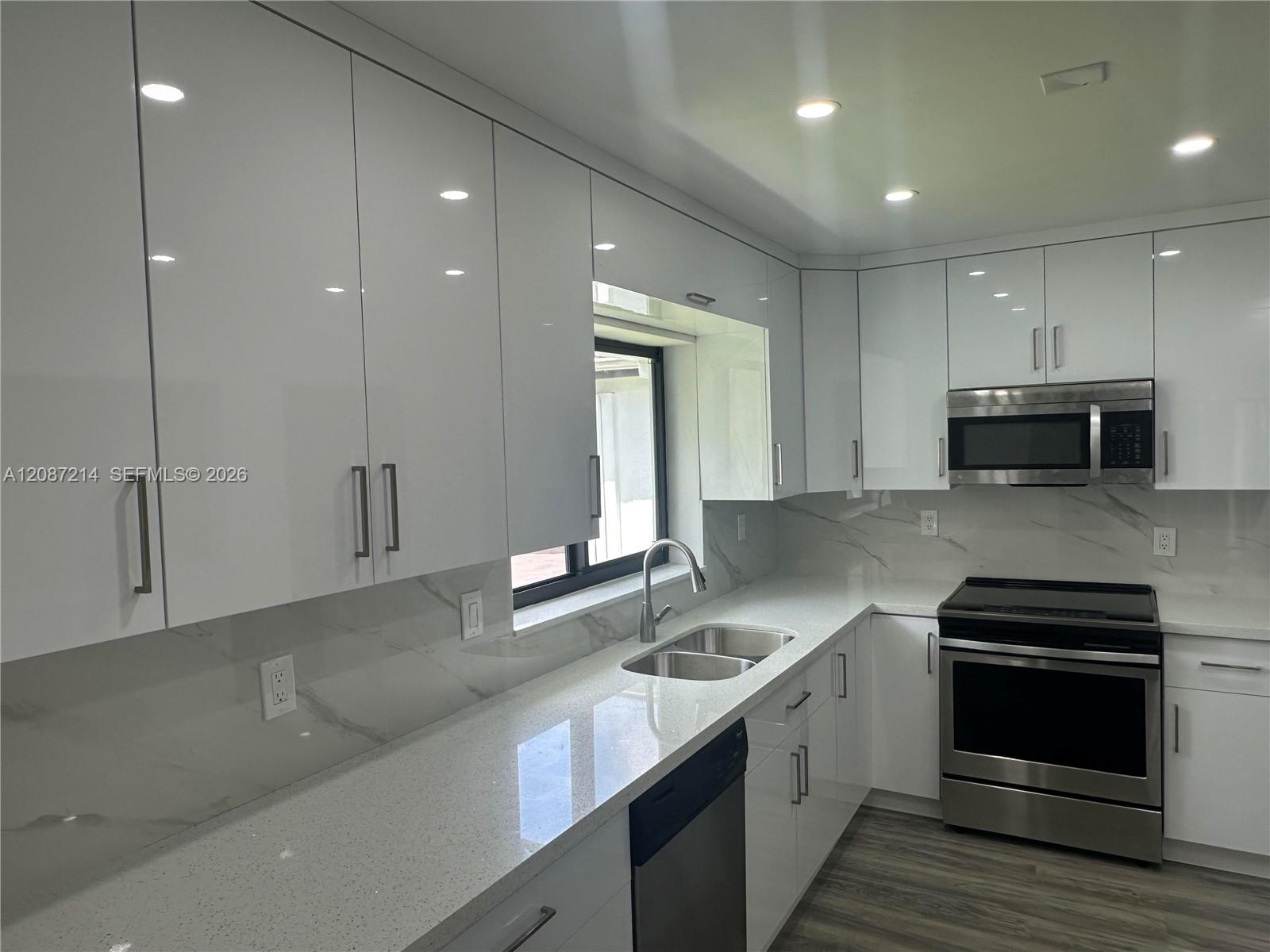 2025 NW 191st St — Photo 3