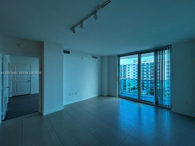 7525 E Treasure Dr # 711 — Photo 5