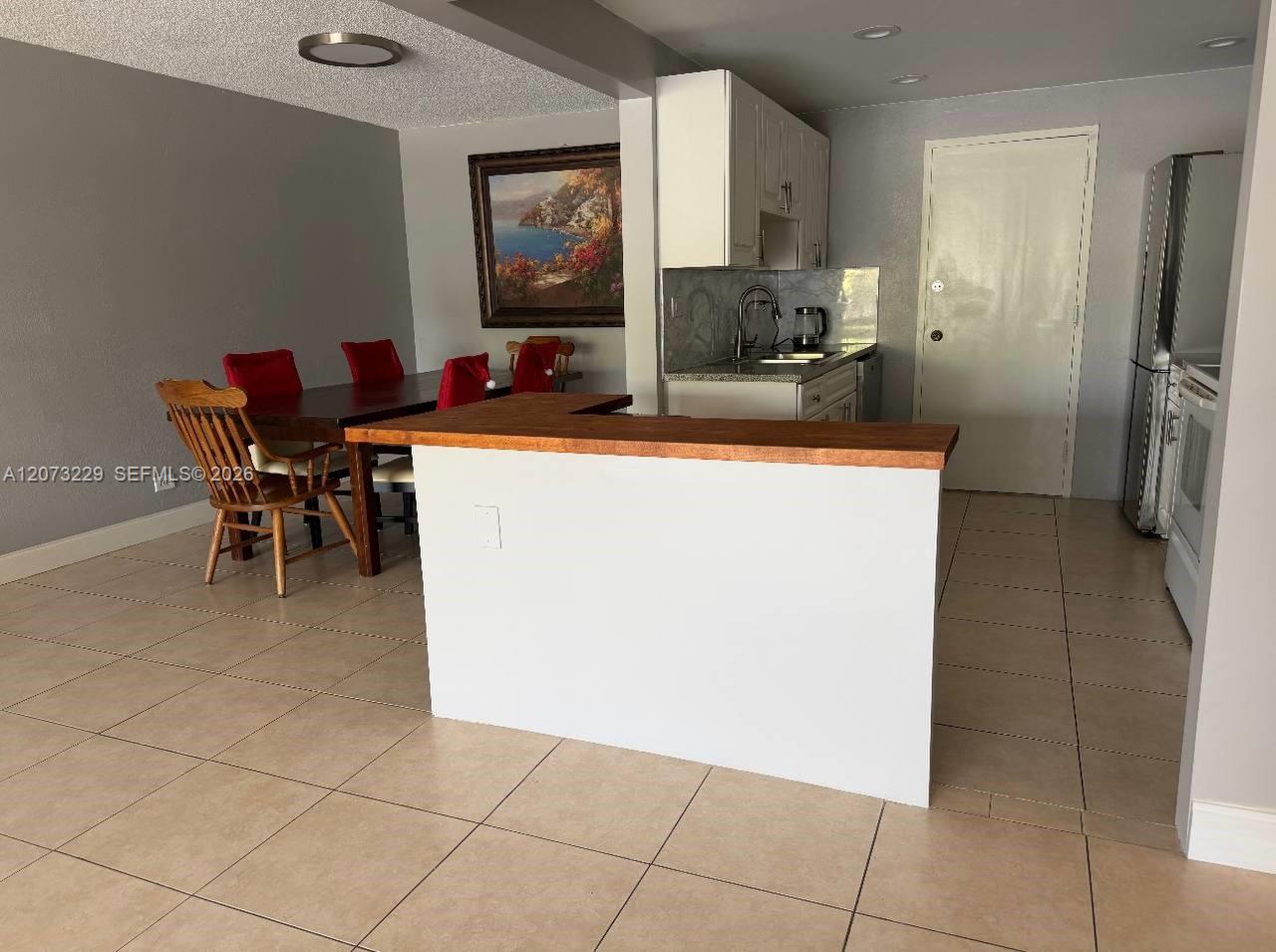 800 NE 195th St # 211 — Photo 2