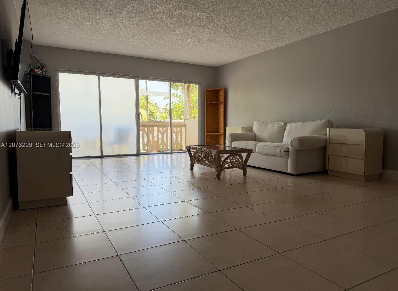800 NE 195th St # 211 — Photo 3