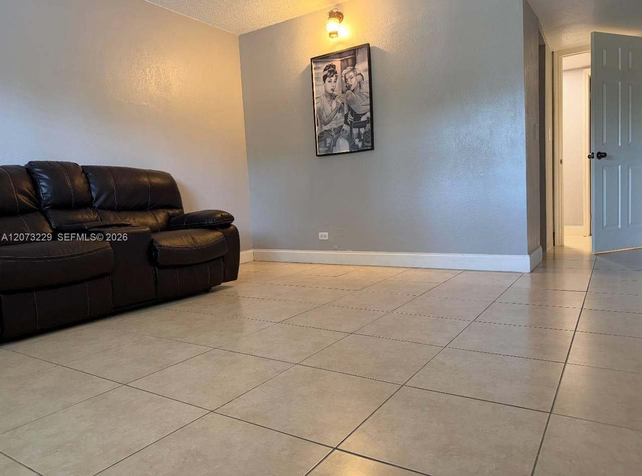 800 NE 195th St # 211 — Photo 4