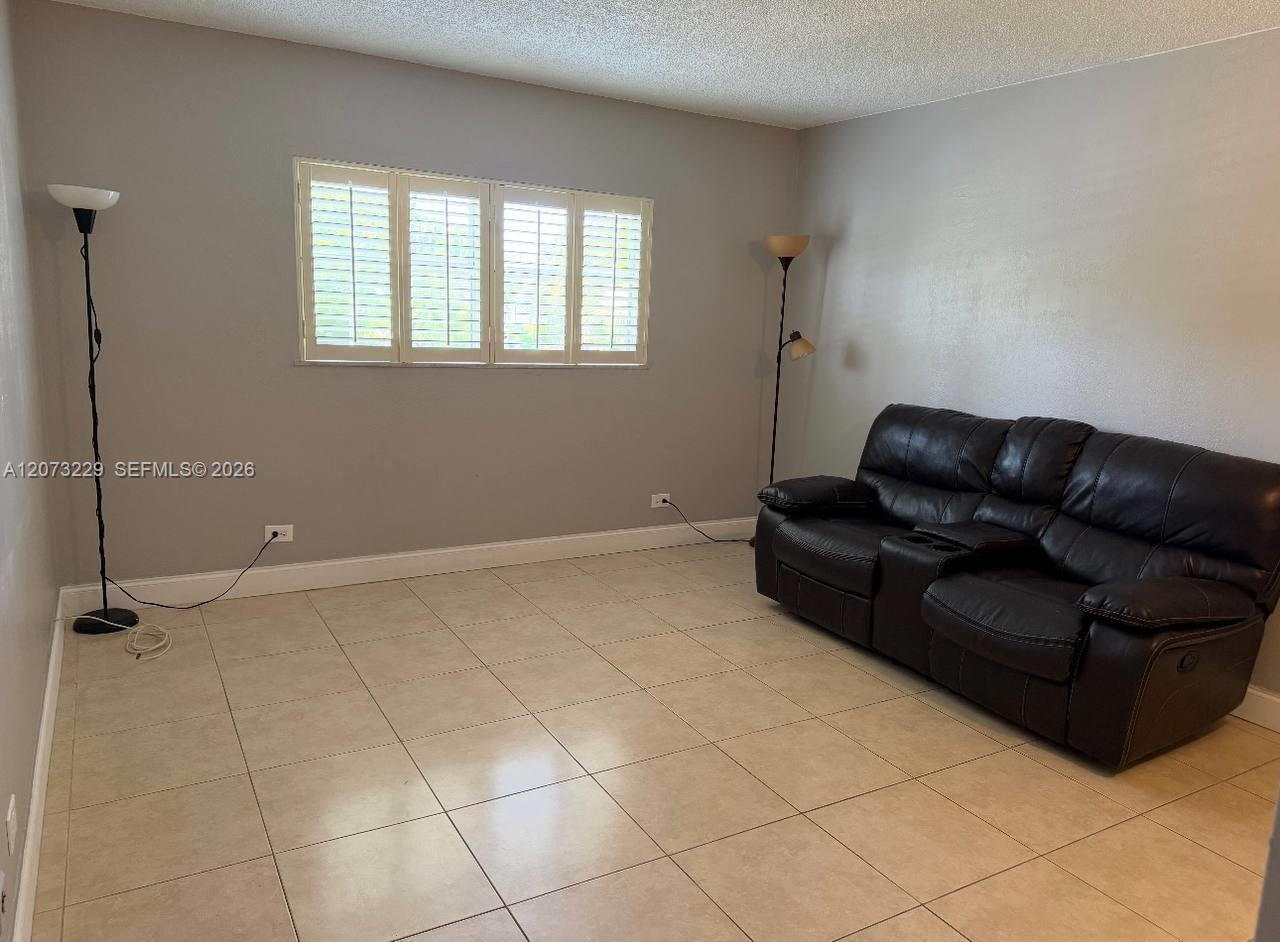 800 NE 195th St # 211 — Photo 5