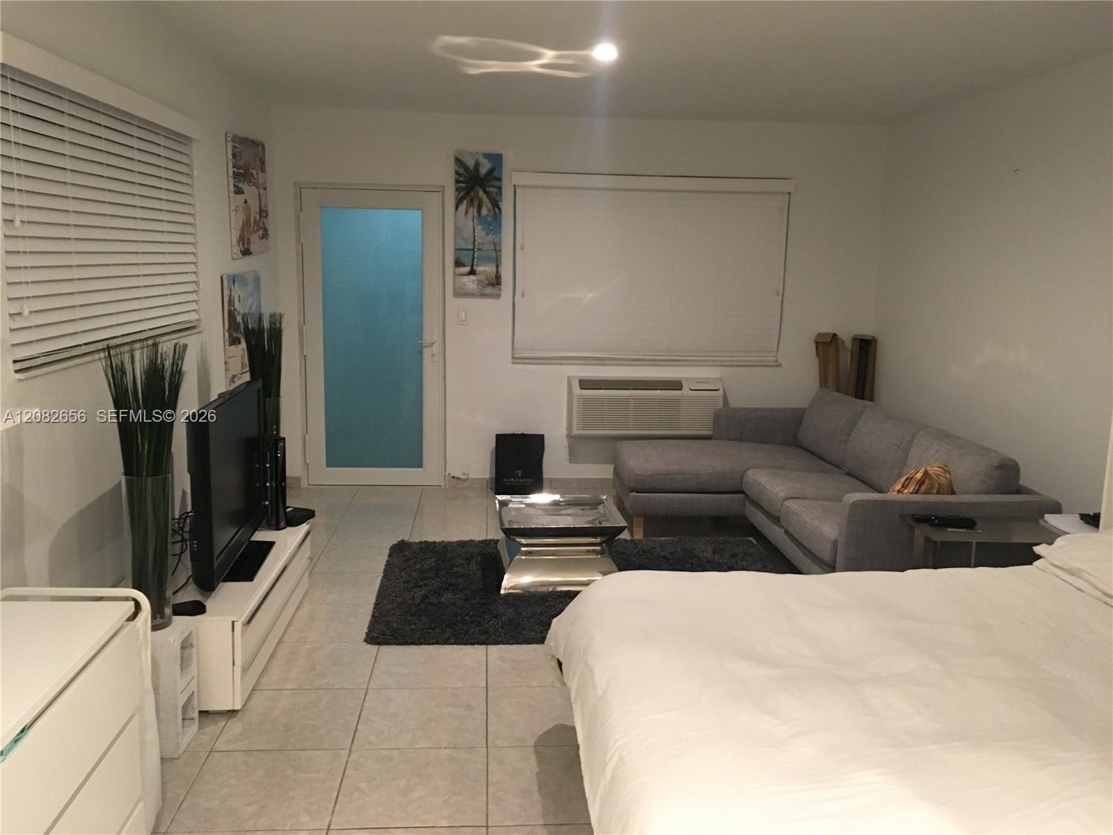 158 Ocean Dr # 407, Miami Beach FL 33139