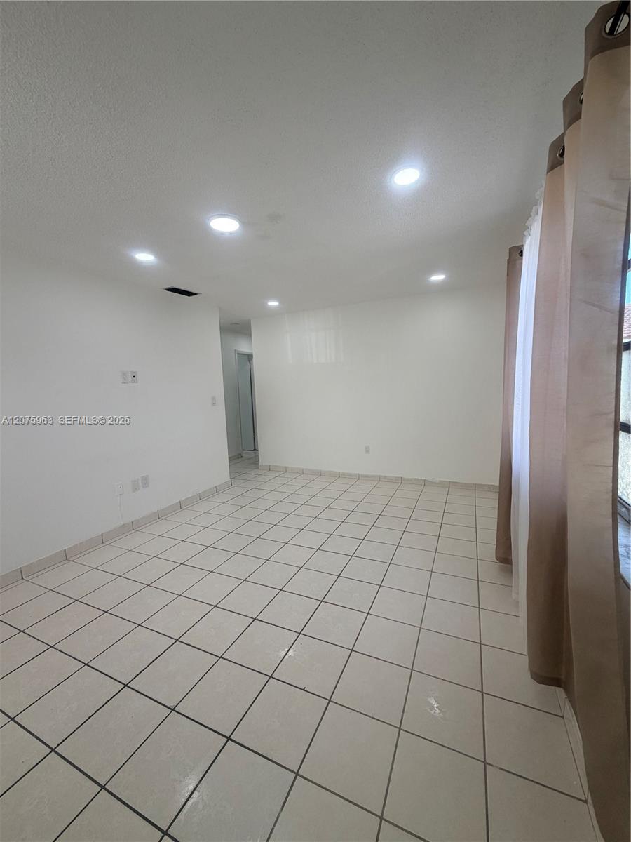 3821 SW 89th Ct — Photo 3