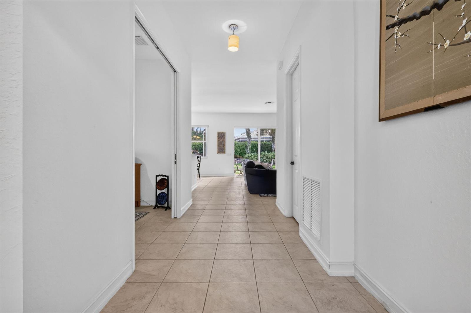Impressive 10' Ceiling