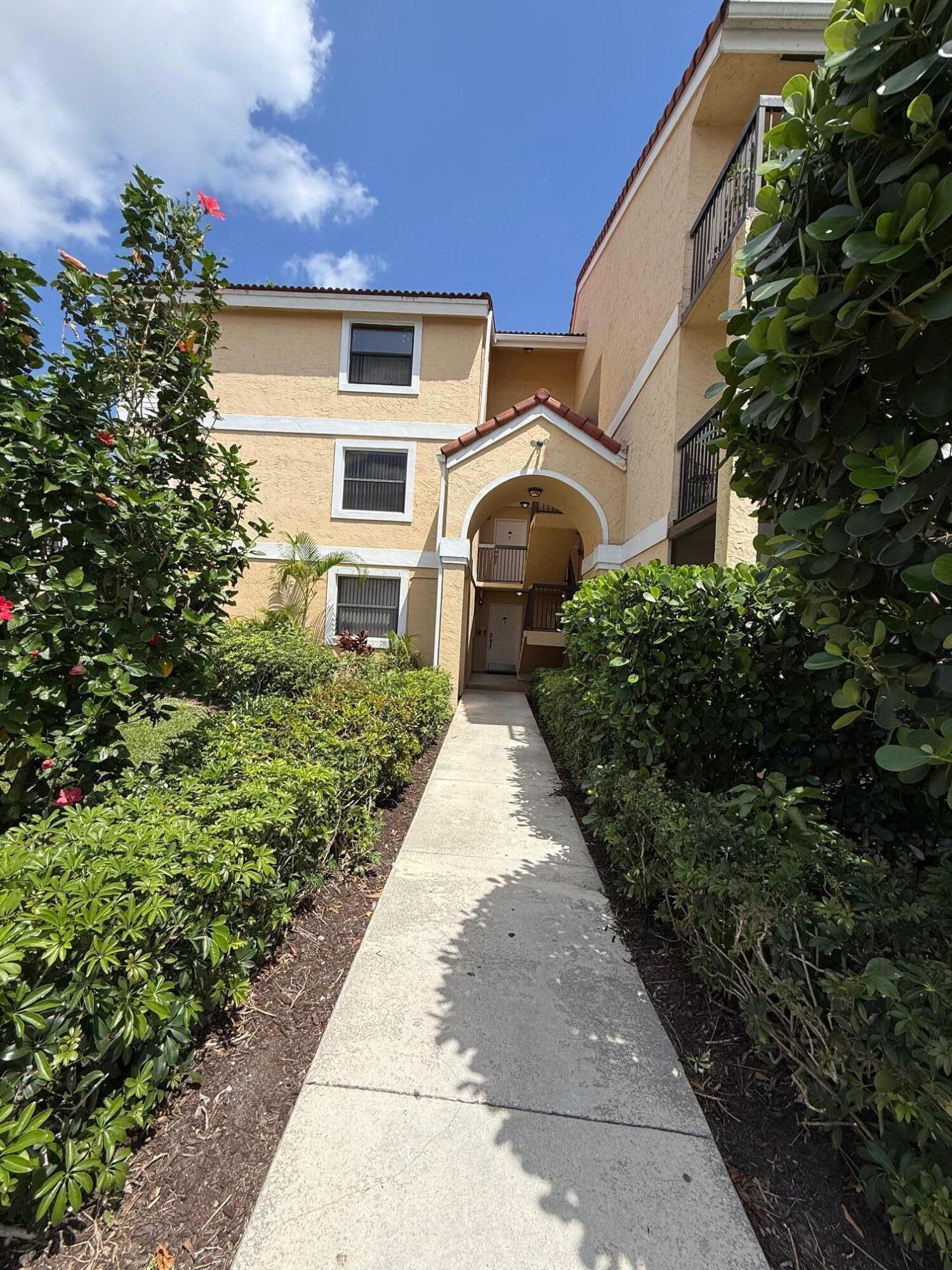 5721 Riverside Drive # 301b5, Coral Springs FL 33067