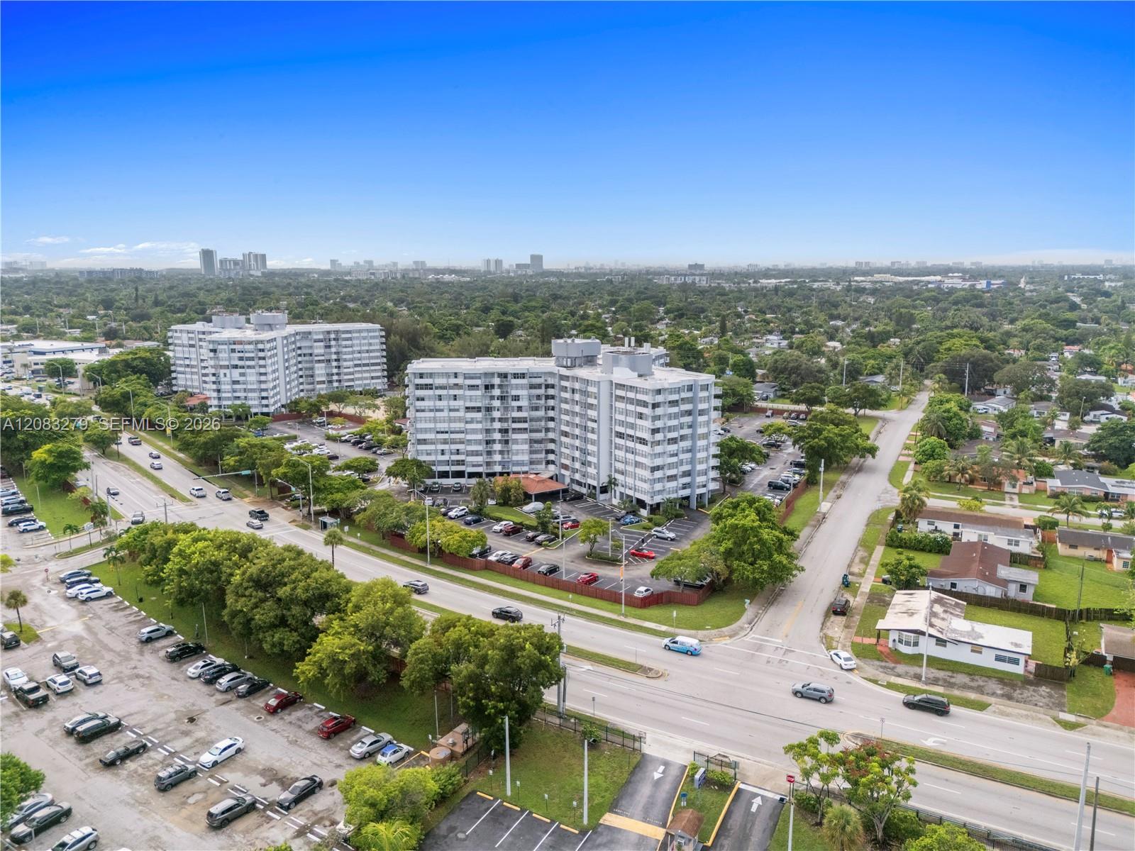 1200 NE Miami Gardens Dr # 315W — Photo 2