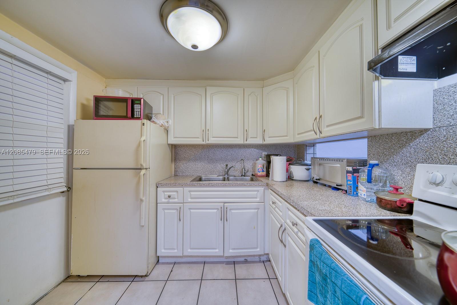 140 Royal Palm Rd # 111 — Photo 4