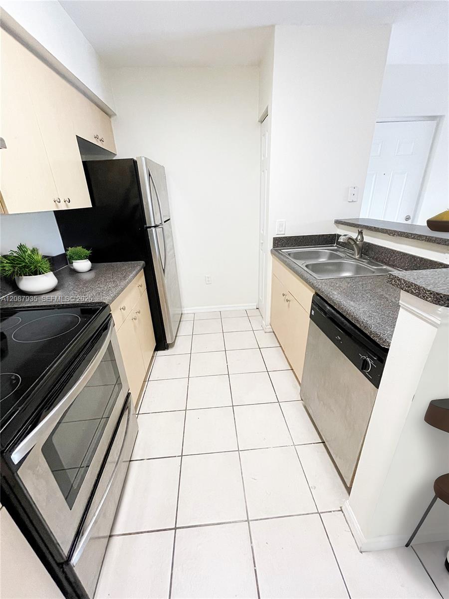 4081 San Marino Blvd # 206 — Photo 2