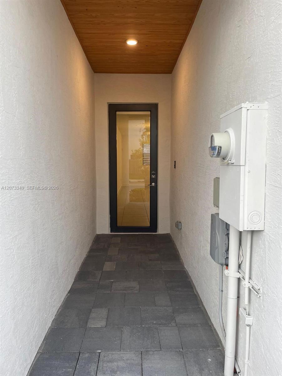10445 NW 81st Ter # 10445 — Photo 3