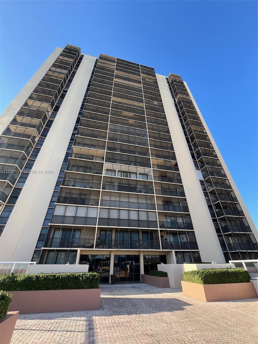 20301 W Country Club Dr # 625, Aventura FL 33180