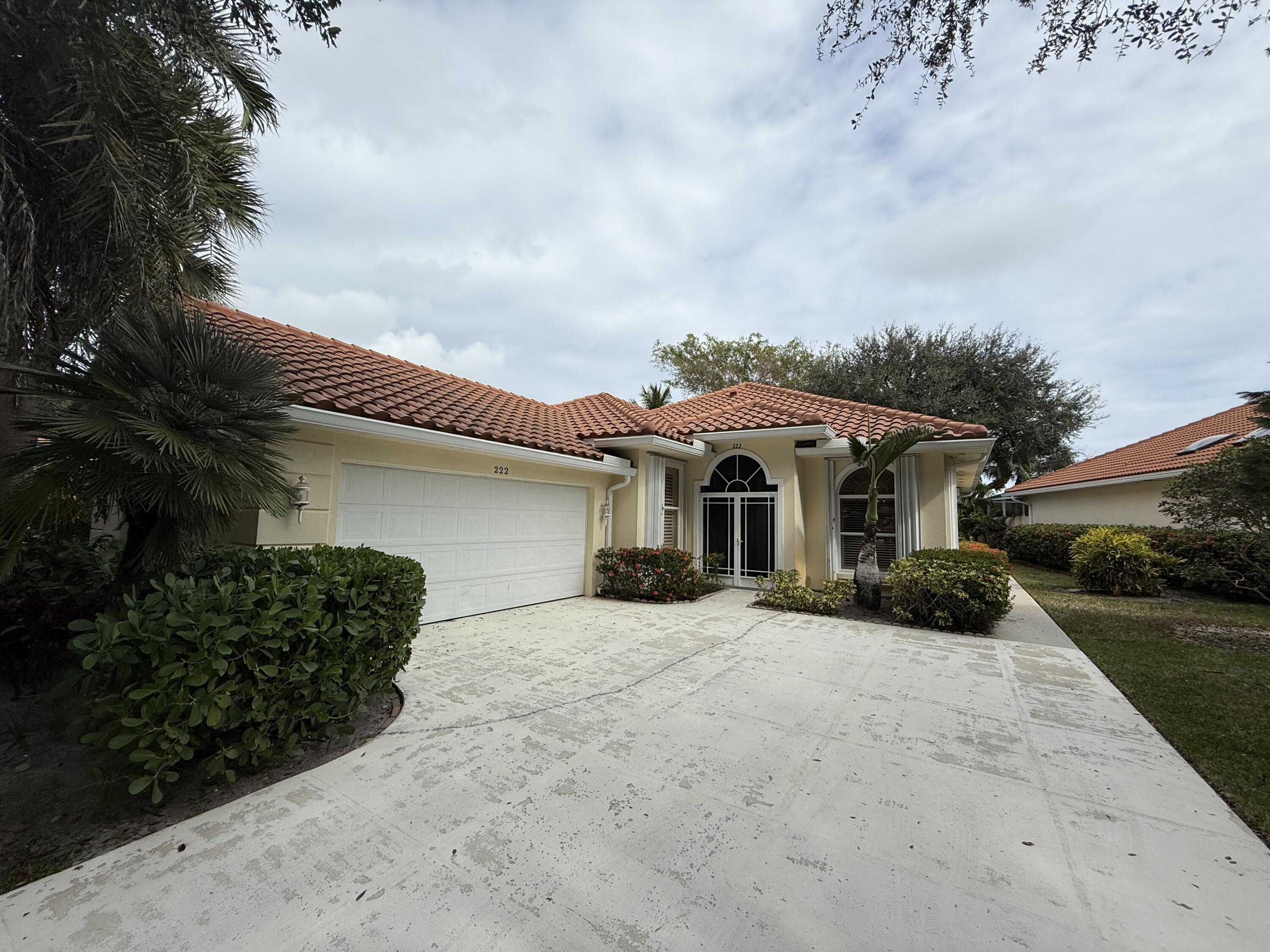 222 E Tall Oaks Circle, Palm Beach Gardens FL 33410