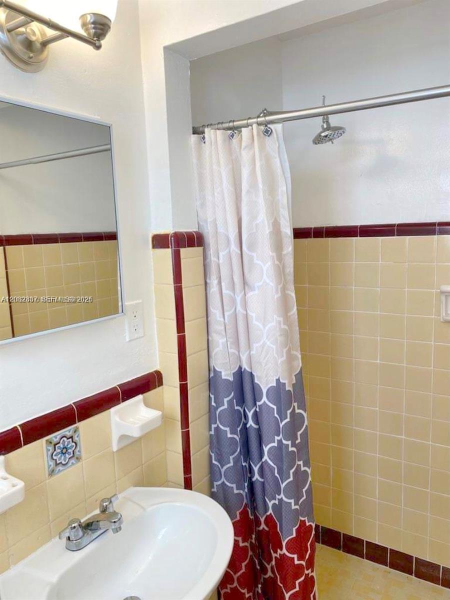 6860 Abbott Ave # 8B — Photo 4