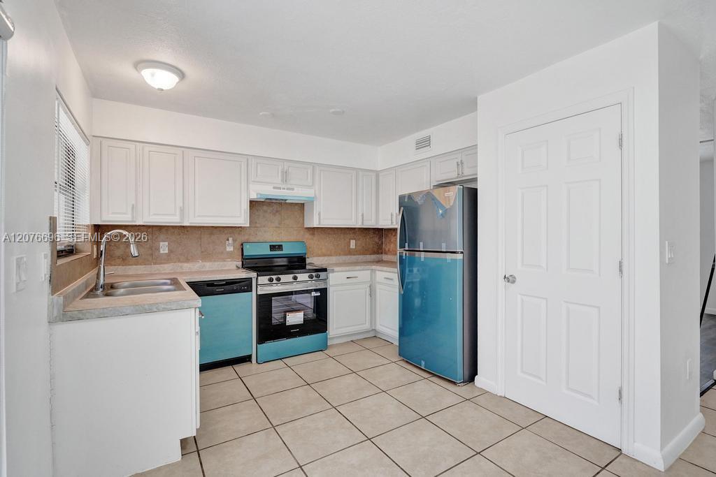 4511 Treehouse Ln # B — Photo 5