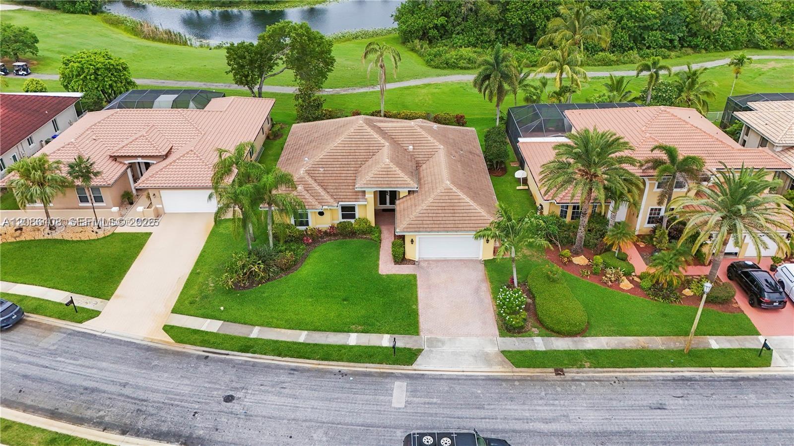 720 W Cypress Pointe Dr W, Pembroke Pines FL 33027