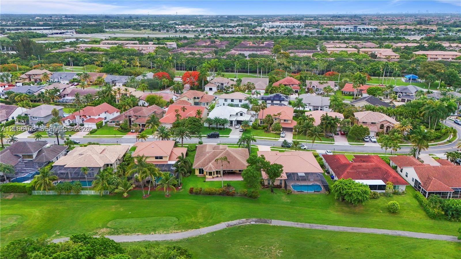 720 W Cypress Pointe Dr W — Photo 3