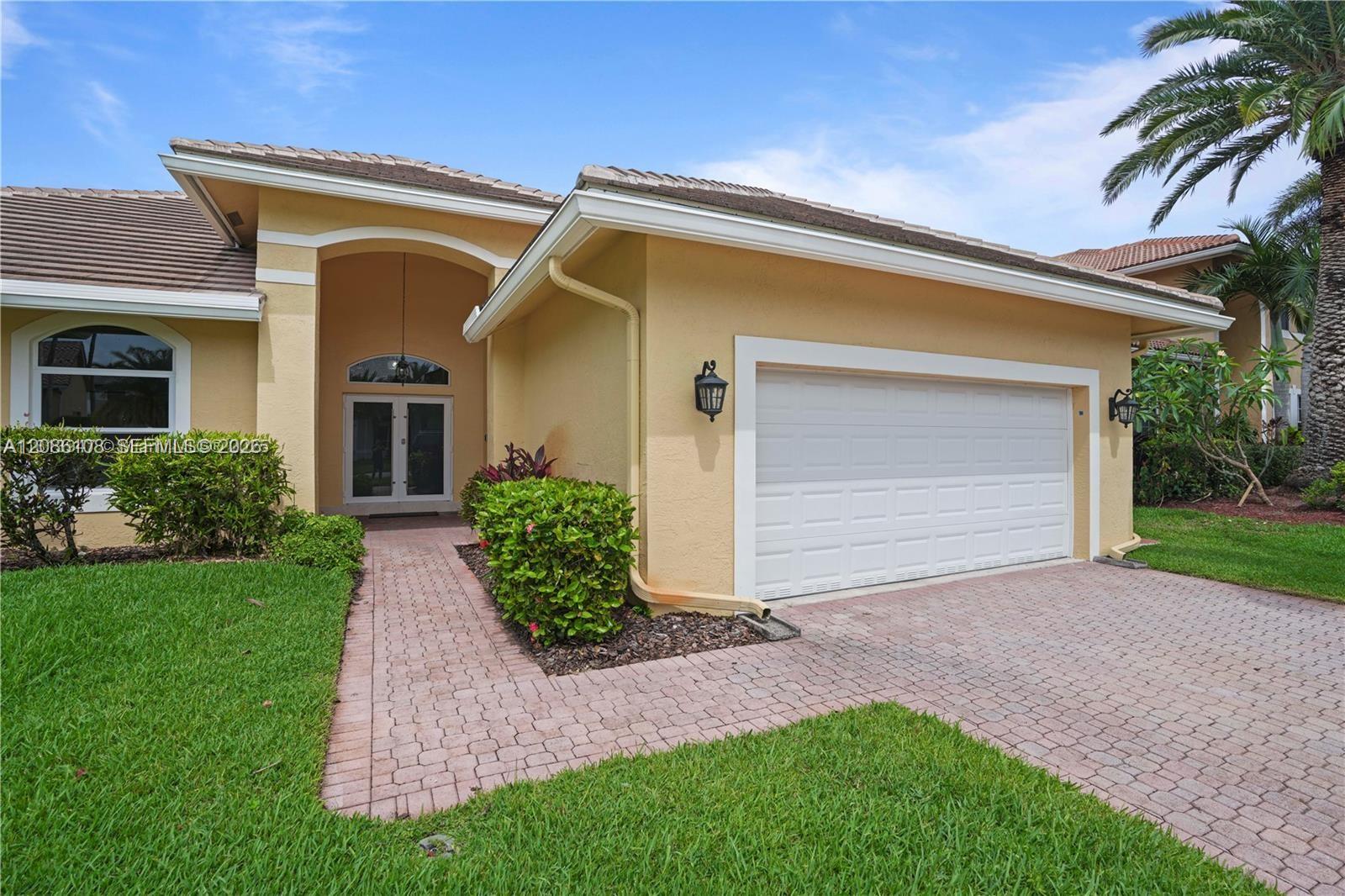 720 W Cypress Pointe Dr W — Photo 5