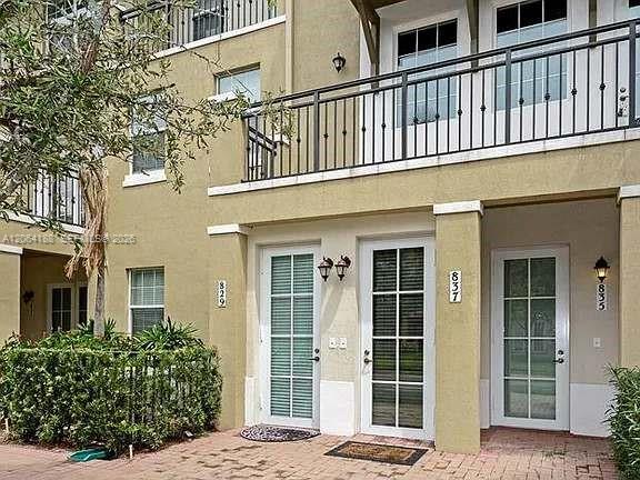 837 SW 147th Ave # 1410 — Photo 2