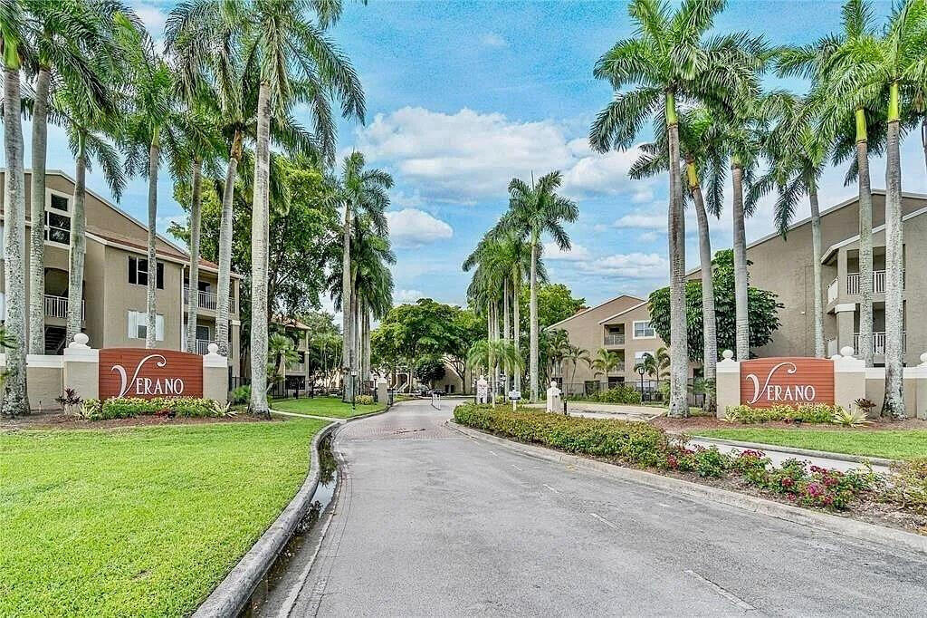1760 PALM COVE Boulevard # 305, Delray Beach FL 33445