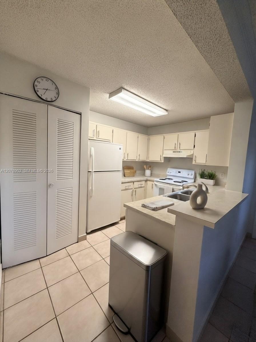 351 Palm Way # 104 — Photo 5