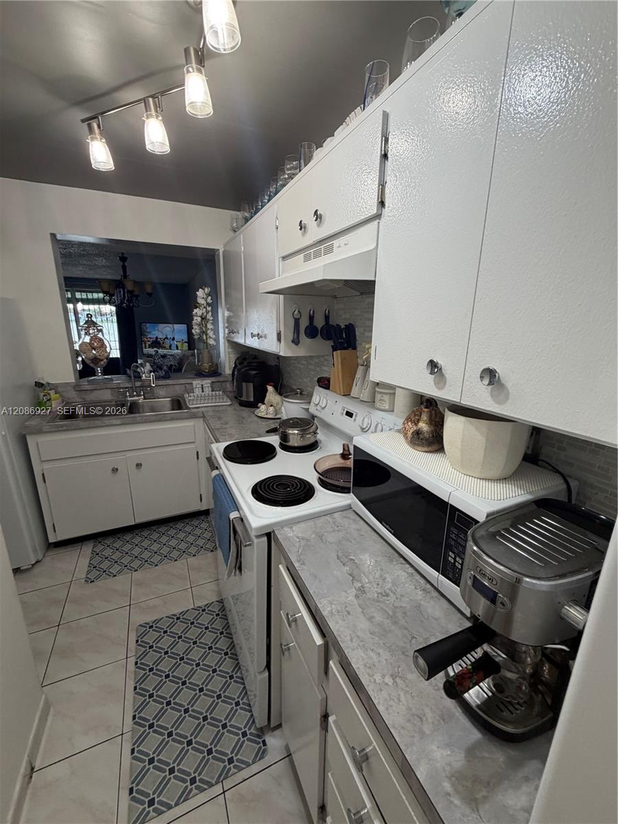 400 NW 107th Ave # 4D — Photo 4