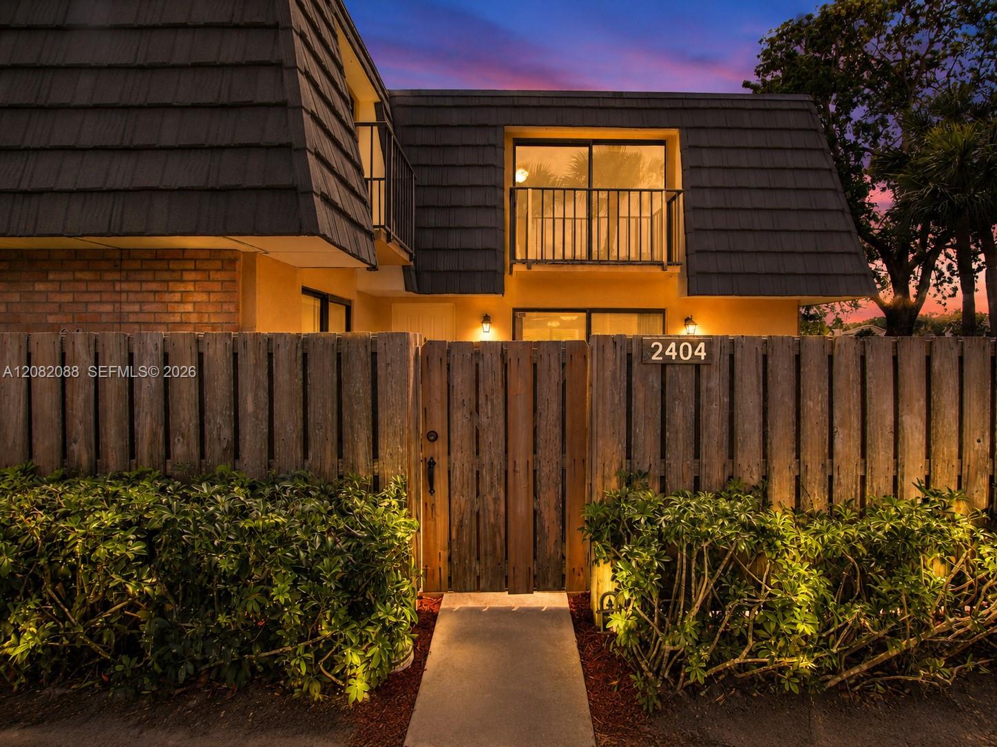 2404 24th Way — Photo 3