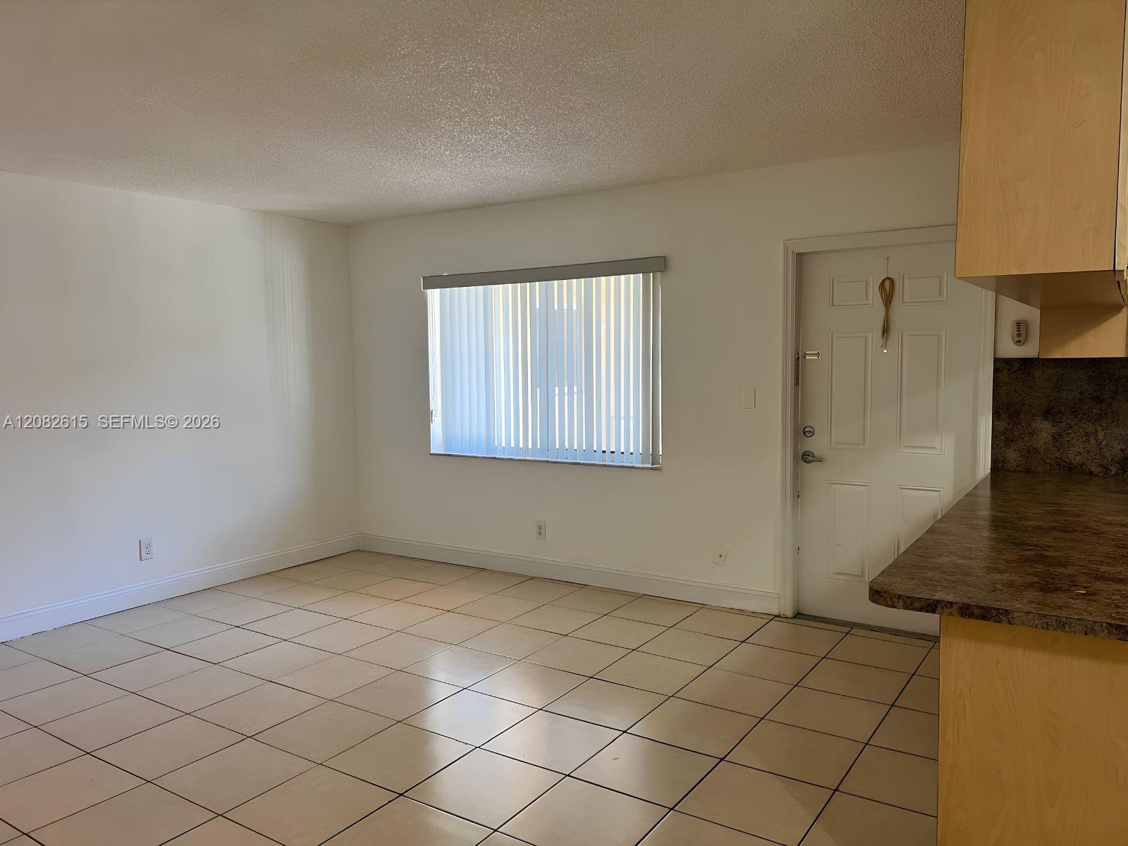 7910 Taft St # 201 — Photo 3