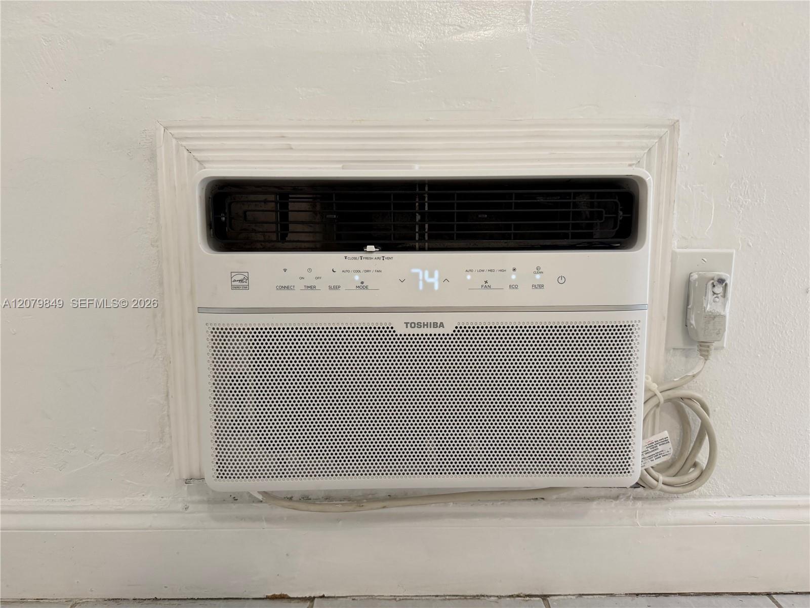 A/C WALL UNIT