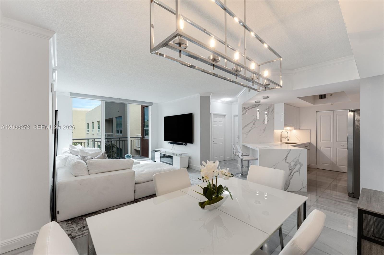 2000 N Bayshore Dr # 619 — Photo 2