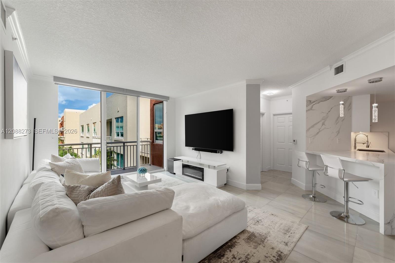 2000 N Bayshore Dr # 619 — Photo 5