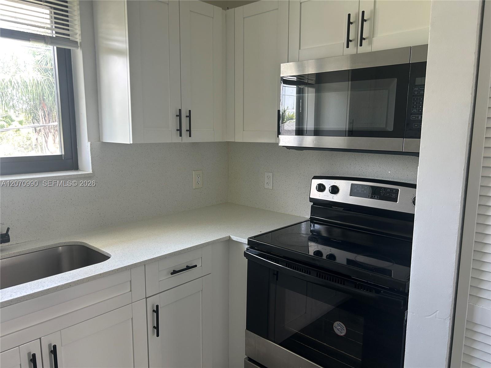 3417 NW 22nd Ave # 12 View 5