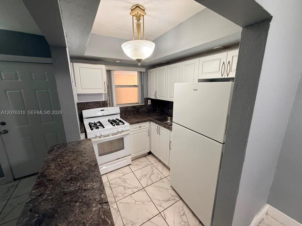 350 E 21st St # 108 — Photo 3