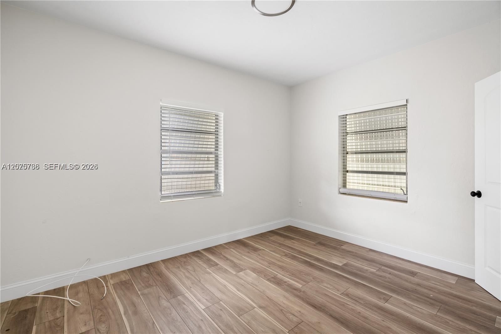 27 NW 21st St — Photo 3
