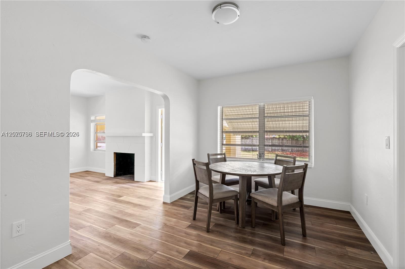 27 NW 21st St — Photo 5