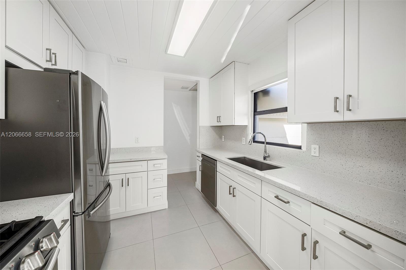 8844 Abbott Ave — Photo 4