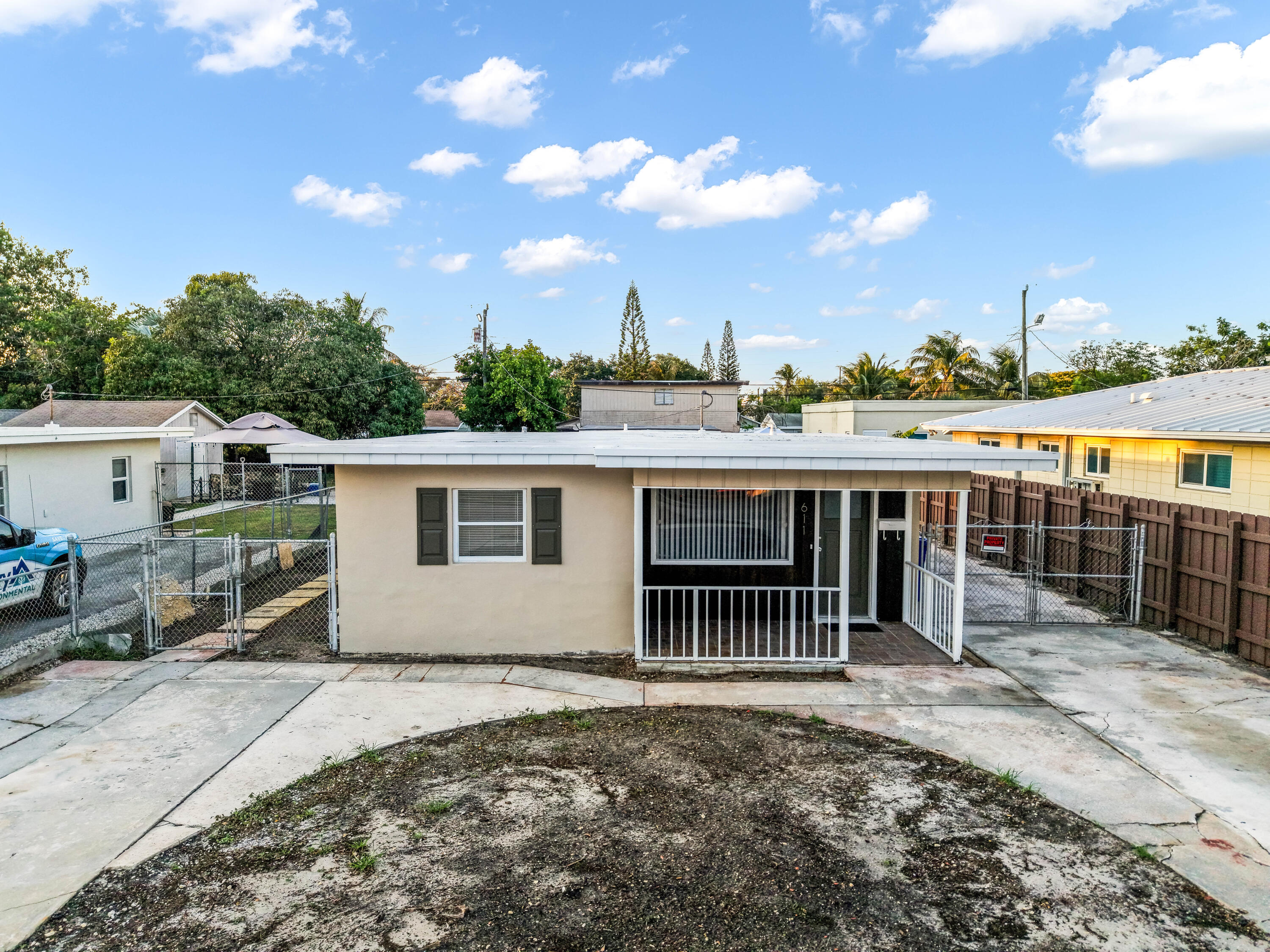 611 NE 34th Street, Pompano Beach FL 33064