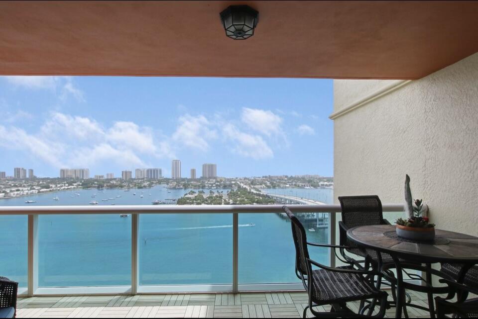 2640 LAKE SHORE Drive # 2311, Riviera Beach FL 33404
