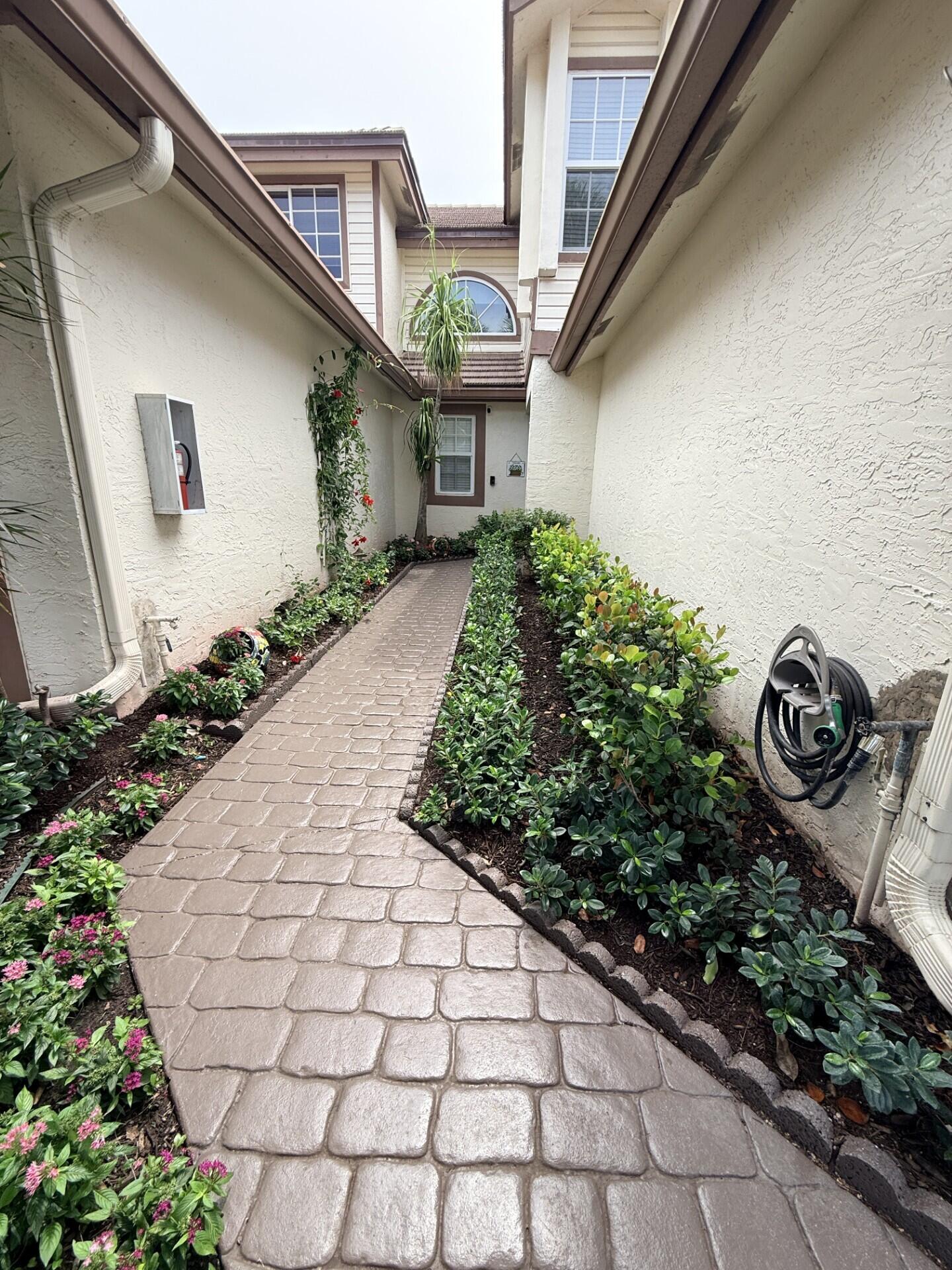 11606 NW 19th Drive — Photo 4