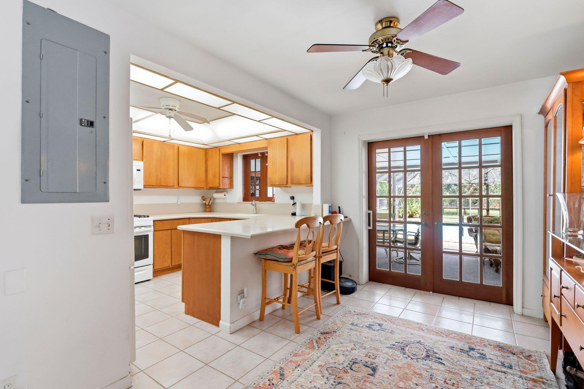 907 BOND Way — Photo 4