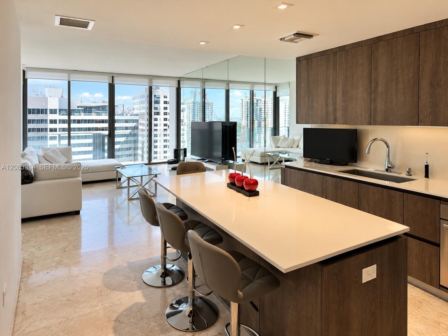 88 SW 7th St # 1808, Miami FL 33130