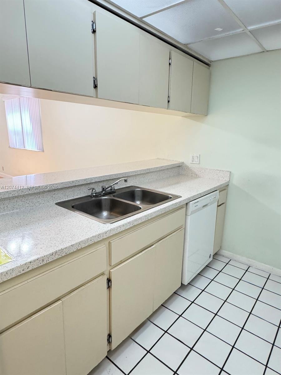 8120 Geneva Ct # 250 — Photo 5