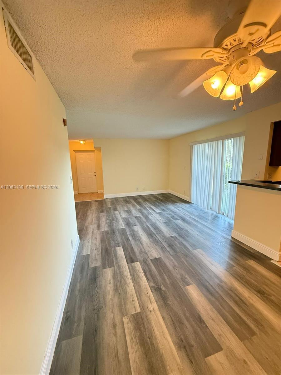 7650 Westwood Dr # 509 — Photo 3