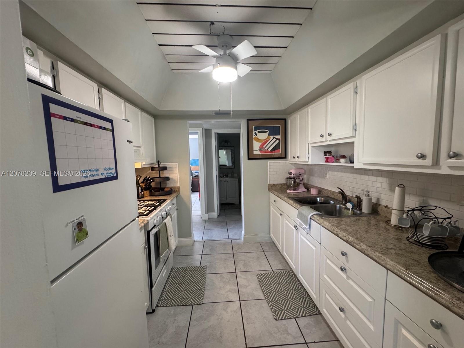 11467 SW 109th Rd # 7B — Photo 2